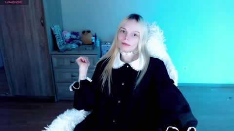 Lia online show from 02.20.25