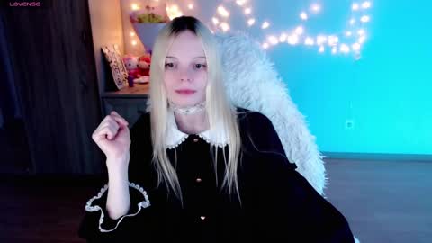 Lia online show from 02.21.25