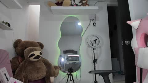 emily_palmeer online show from 12.03.24