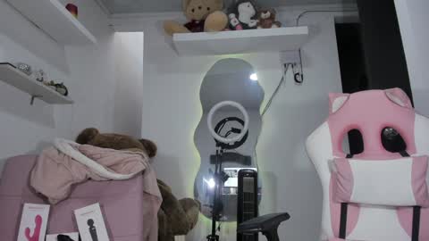 emily_palmeer online show from 12.11.24