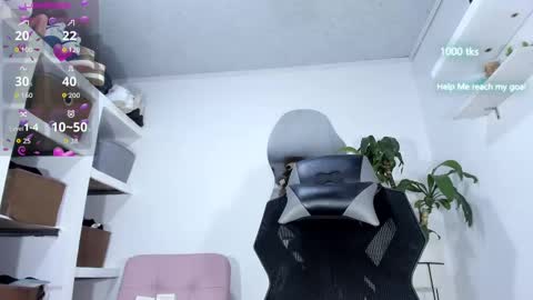 Snapshot of emily_palmeer chatting on 10.08.25 emily_palmeer online show from 10.08.25