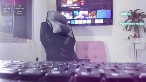 Snapshot of emily_palmeer chatting on 10.30.25 emily_palmeer online show from 10.30.25