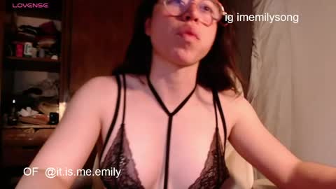 emily_pearl_ online show from 05.26.26