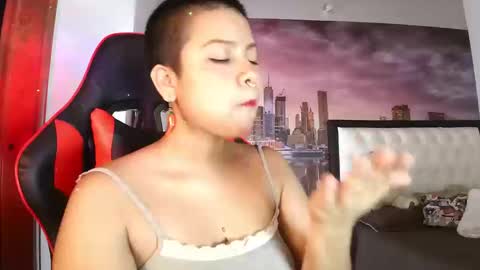 emily_petite16 online show from 09.12.25
