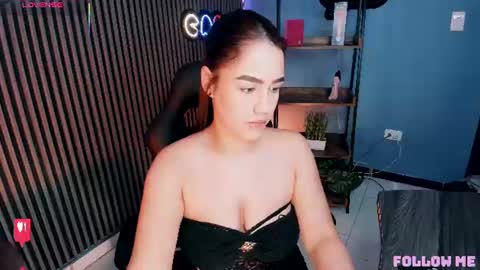 Snapshot of emily_roberts1 chatting on 06.26.26 Emily online show from 06.26.26