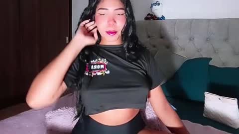 Snapshot of emily_rosse9 chatting on 10.01.25 emily_rosse9 online show from 10.01.25