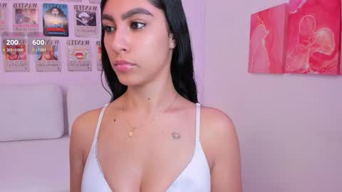 Snapshot of emily_roux chatting on 11.02.25 EMILY online show from 11.02.25