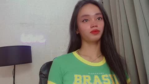 emily_sexyslut online show from 01.05.25