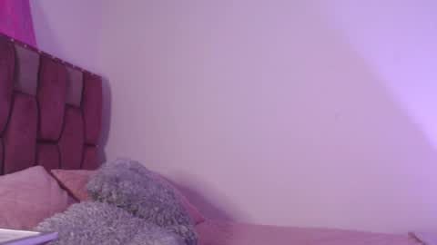Snapshot of emily_w2 chatting on 03.03.25 emily_w2 online show from 03.03.25