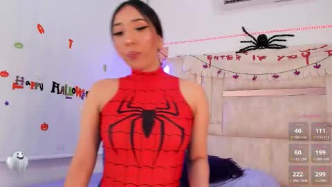 Snapshot of emily_walker4 chatting on 10.30.25 emily_walker4 online show from 10.30.25