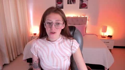 emily_warren__ online show from 10.07.25