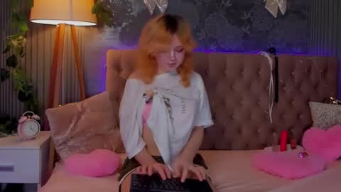 Baby Emelli online show from 12.19.25