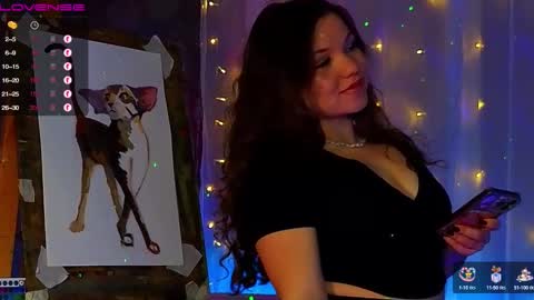Snapshot of emilyart_ chatting on 01.29.25 artist Emily online show from 01.29.25
