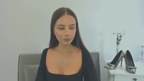 Snapshot of emilycharming chatting on 02.06.25 EmilyCharming online show from 02.06.25
