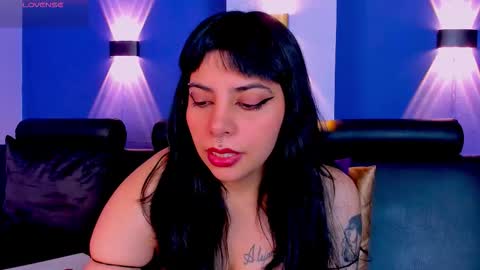 Snapshot of emilydarkwood chatting on 10.02.25  Emily  online show from 10.02.25