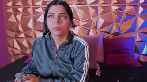 Snapshot of emilydarkwood chatting on 10.03.25  Emily  online show from 10.03.25