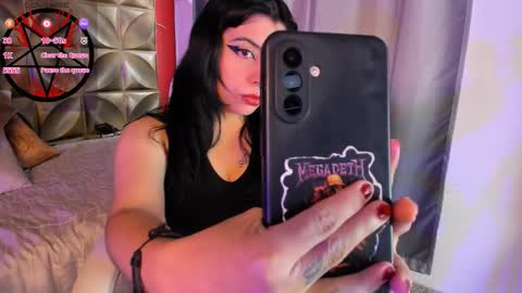 Snapshot of emilydarkwood chatting on 10.05.25  Emily  online show from 10.05.25