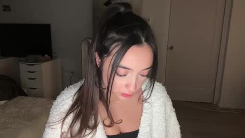 Snapshot of emilyfawn chatting on 11.09.25 emilyfawn online show from 11.09.25