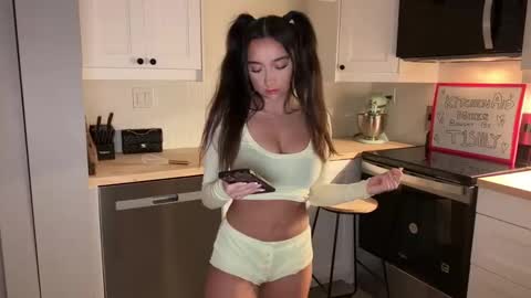 emilyfawn online show from 02.28.26