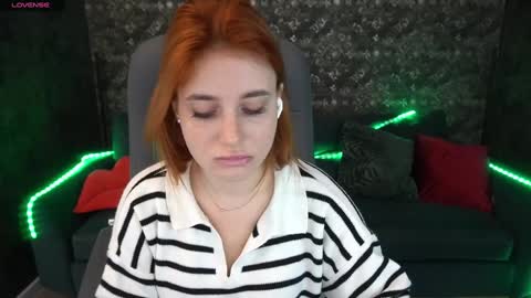 Snapshot of emilyfoxxi chatting on 12.21.24 Emily online show from 12.21.24