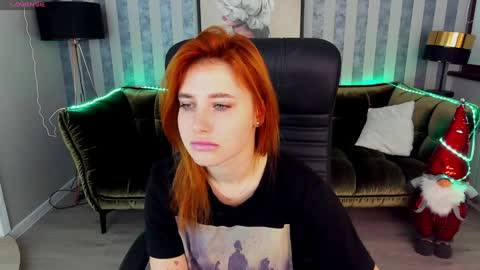 Snapshot of emilyfoxxi chatting on 12.23.24 Emily online show from 12.23.24