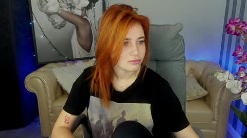 Snapshot of emilyfoxxi chatting on 12.27.24 Emily online show from 12.27.24