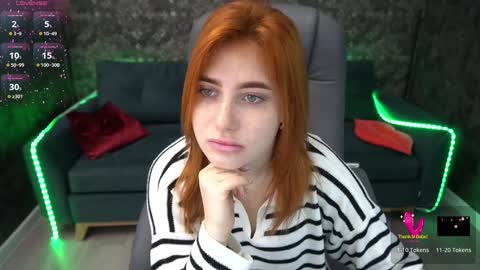 Snapshot of emilyfoxxi chatting on 12.31.24 Emily online show from 12.31.24