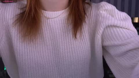 Snapshot of emilyfoxxi chatting on 01.12.25 Emily online show from 01.12.25