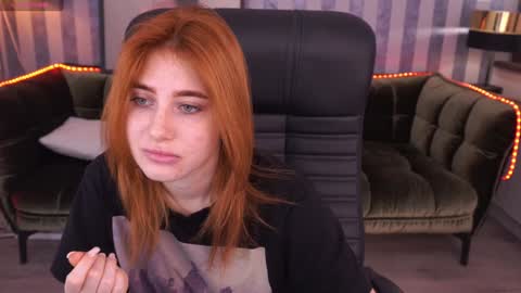 Snapshot of emilyfoxxi chatting on 01.25.25 Emily online show from 01.25.25