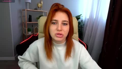 Snapshot of emilyfoxxi chatting on 02.11.25 Emily online show from 02.11.25