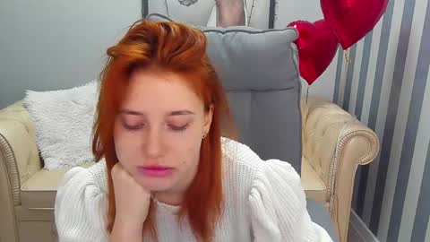 Snapshot of emilyfoxxi chatting on 02.16.25 Emily online show from 02.16.25