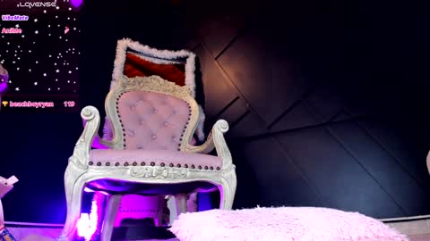 Emily online show from 01.05.25