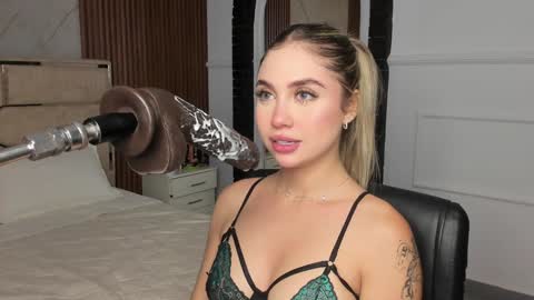 Emily Hendrix online show from 01.30.25