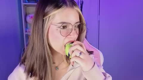 VALEEEN online show from 10.15.25