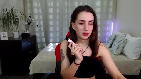 Snapshot of emilylayer chatting on 12.04.24 Emyli online show from 12.04.24