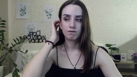 Snapshot of emilylayer chatting on 01.07.25 Emyli online show from 01.07.25