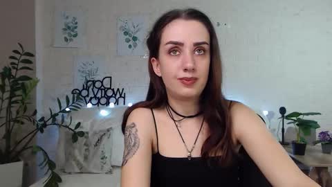 Snapshot of emilylayer chatting on 01.18.25 Emyli online show from 01.18.25