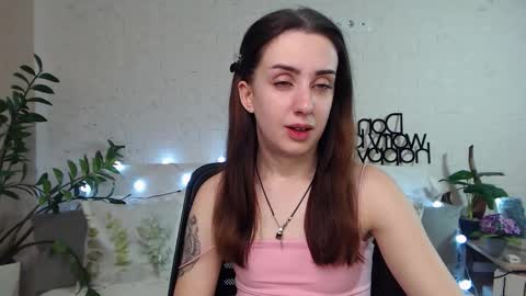Snapshot of emilylayer chatting on 02.05.25 Emyli online show from 02.05.25