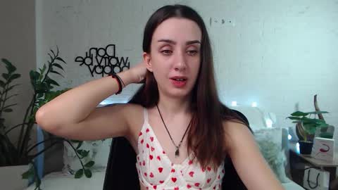 Snapshot of emilylayer chatting on 02.09.25 Emyli online show from 02.09.25