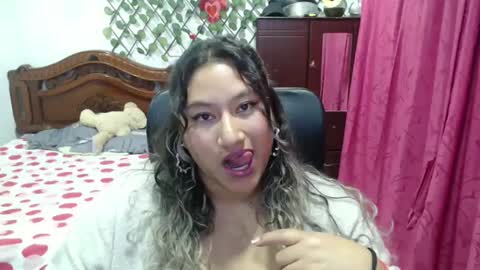 Emily Cortez online show from 01.04.25