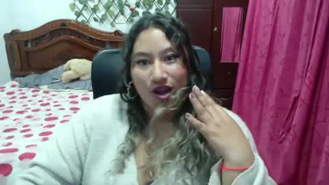 Emily Cortez online show from 01.04.25