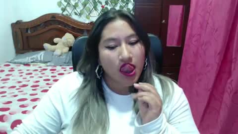 Emily Cortez online show from 01.12.25