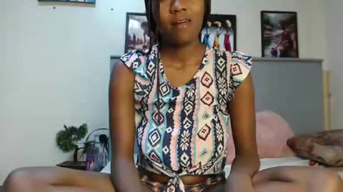 Snapshot of emilyposha chatting on 01.22.25 Emilly online show from 01.22.25
