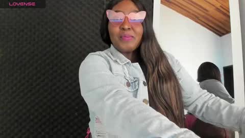 Snapshot of emilyrojas chatting on 01.17.25 emilyrojas online show from 01.17.25