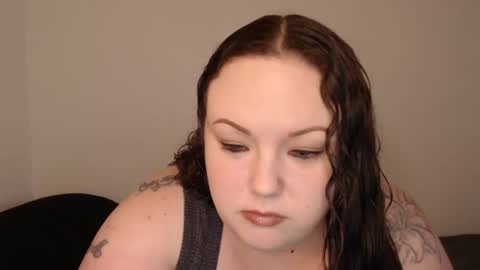 Snapshot of emilysgotissues chatting on 12.28.24 Emily Bankz online show from 12.28.24