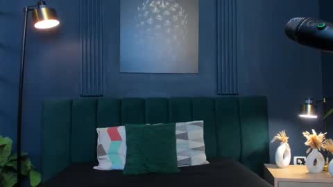 Snapshot of emilythyson chatting on 09.18.25 Emily Thyson online show from 09.18.25