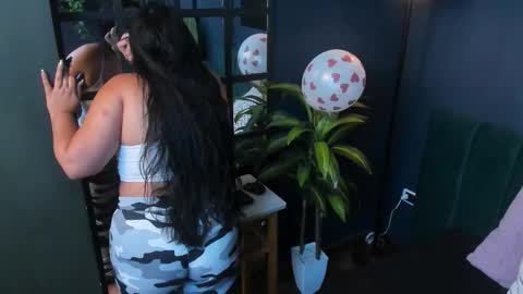 Snapshot of emilythyson chatting on 09.22.25 Emily Thyson online show from 09.22.25