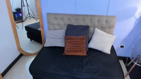 Snapshot of emilythyson chatting on 10.13.25 Emily Thyson online show from 10.13.25