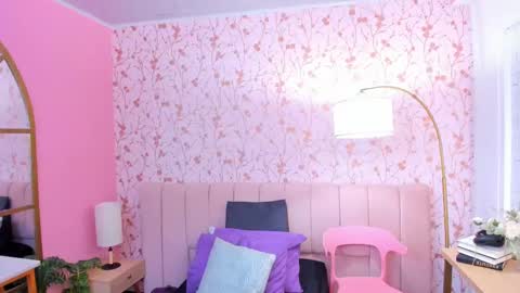 Snapshot of emilythyson chatting on 10.17.25 Emily Thyson online show from 10.17.25