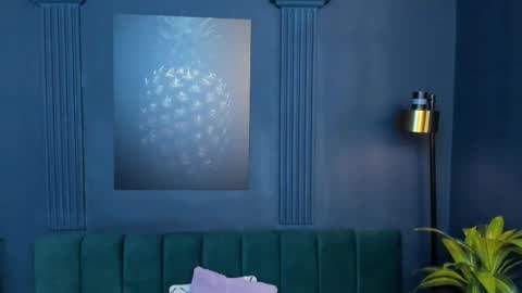 Snapshot of emilythyson chatting on 10.24.25 Emily Thyson online show from 10.24.25